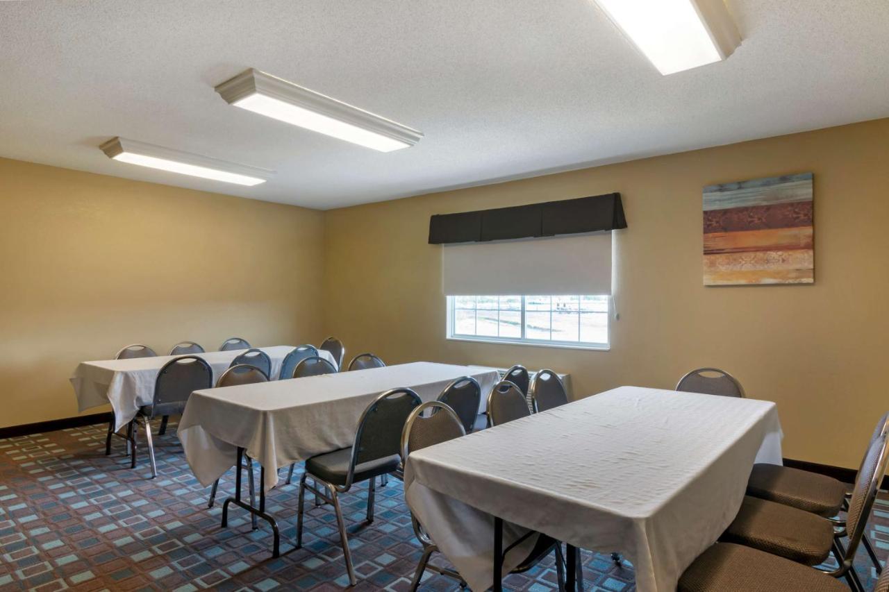 Best Western Governors Inn And Suites Wichita Buitenkant foto