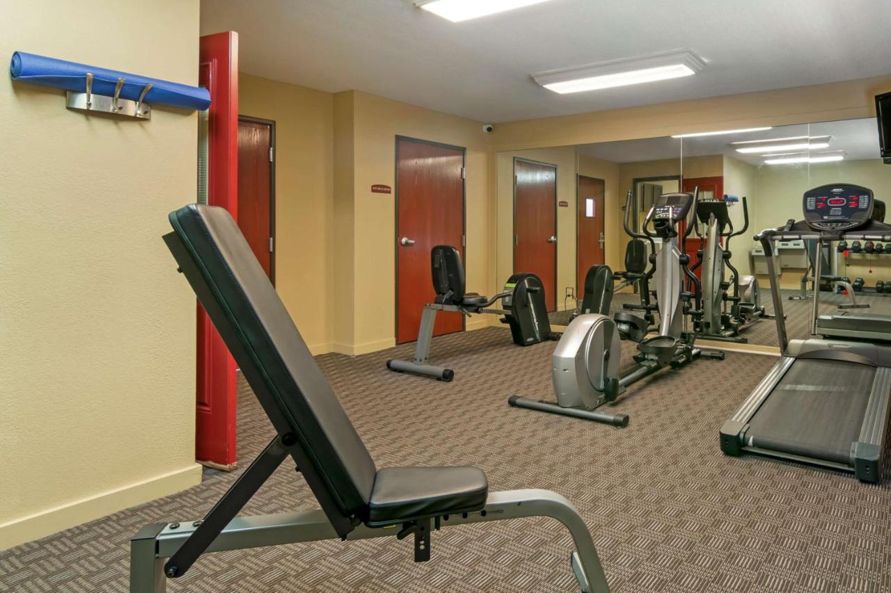 Best Western Governors Inn And Suites Wichita Buitenkant foto
