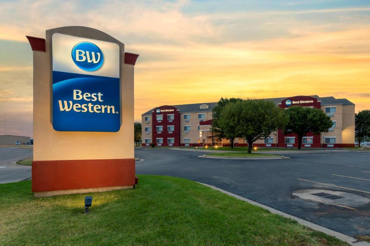 Best Western Governors Inn And Suites Wichita Buitenkant foto