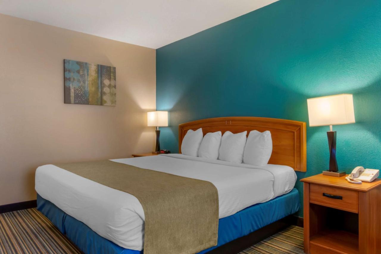 Best Western Governors Inn And Suites Wichita Buitenkant foto