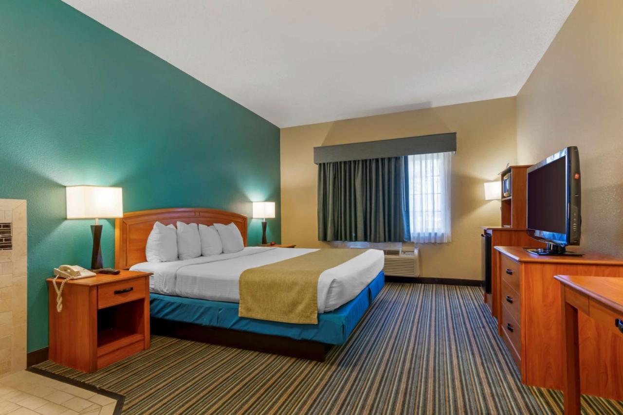 Best Western Governors Inn And Suites Wichita Buitenkant foto