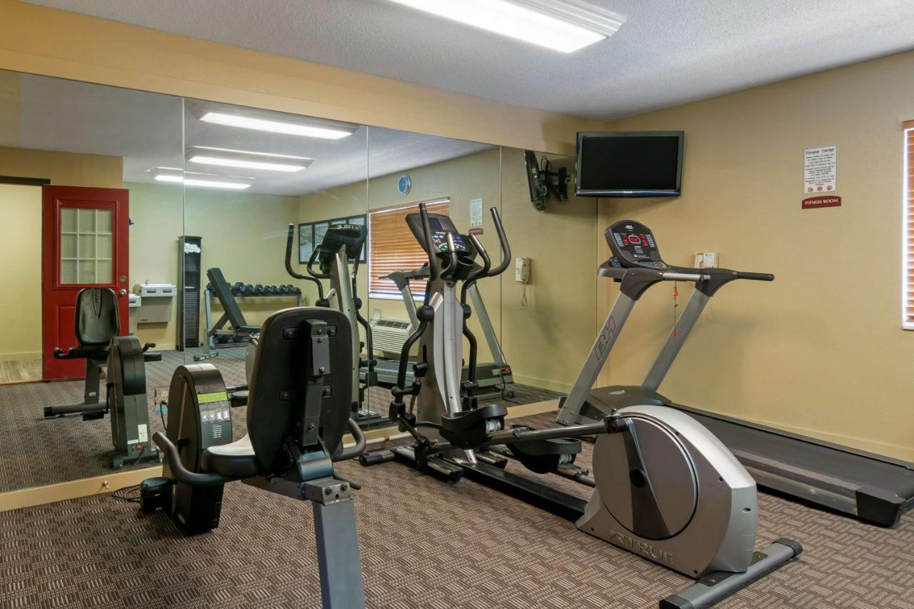 Best Western Governors Inn And Suites Wichita Buitenkant foto