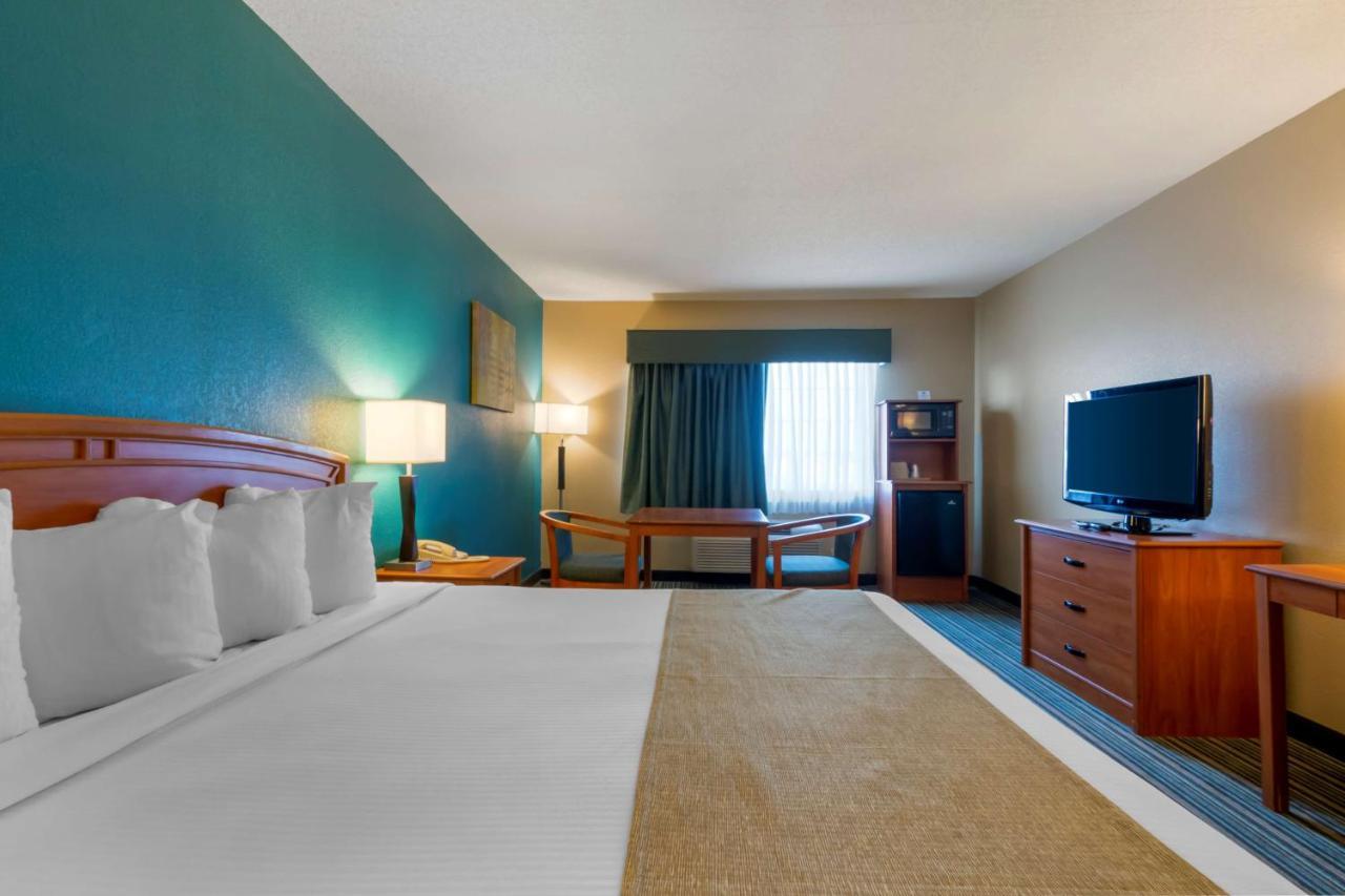 Best Western Governors Inn And Suites Wichita Buitenkant foto